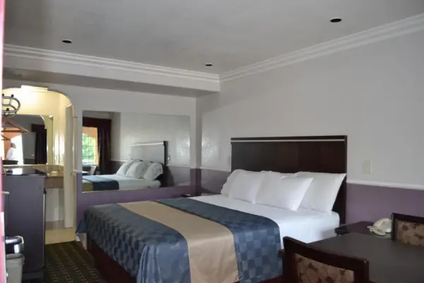 Galaxy Inn 7
